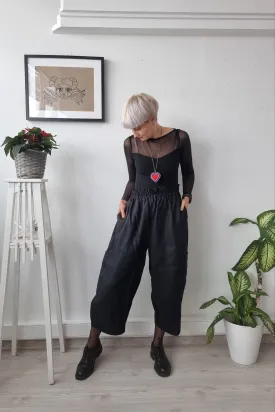 Black Linen Blend Wide Balloon Statement Pants in 4/5 Lenght and Side Pockets