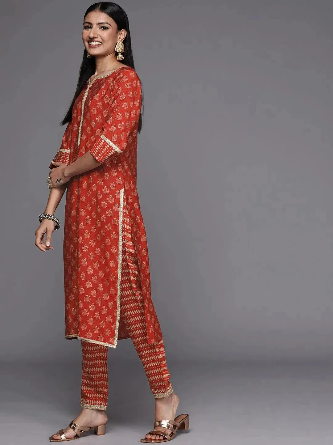 Orange Printed Silk Blend Straight Kurta With Dupatta