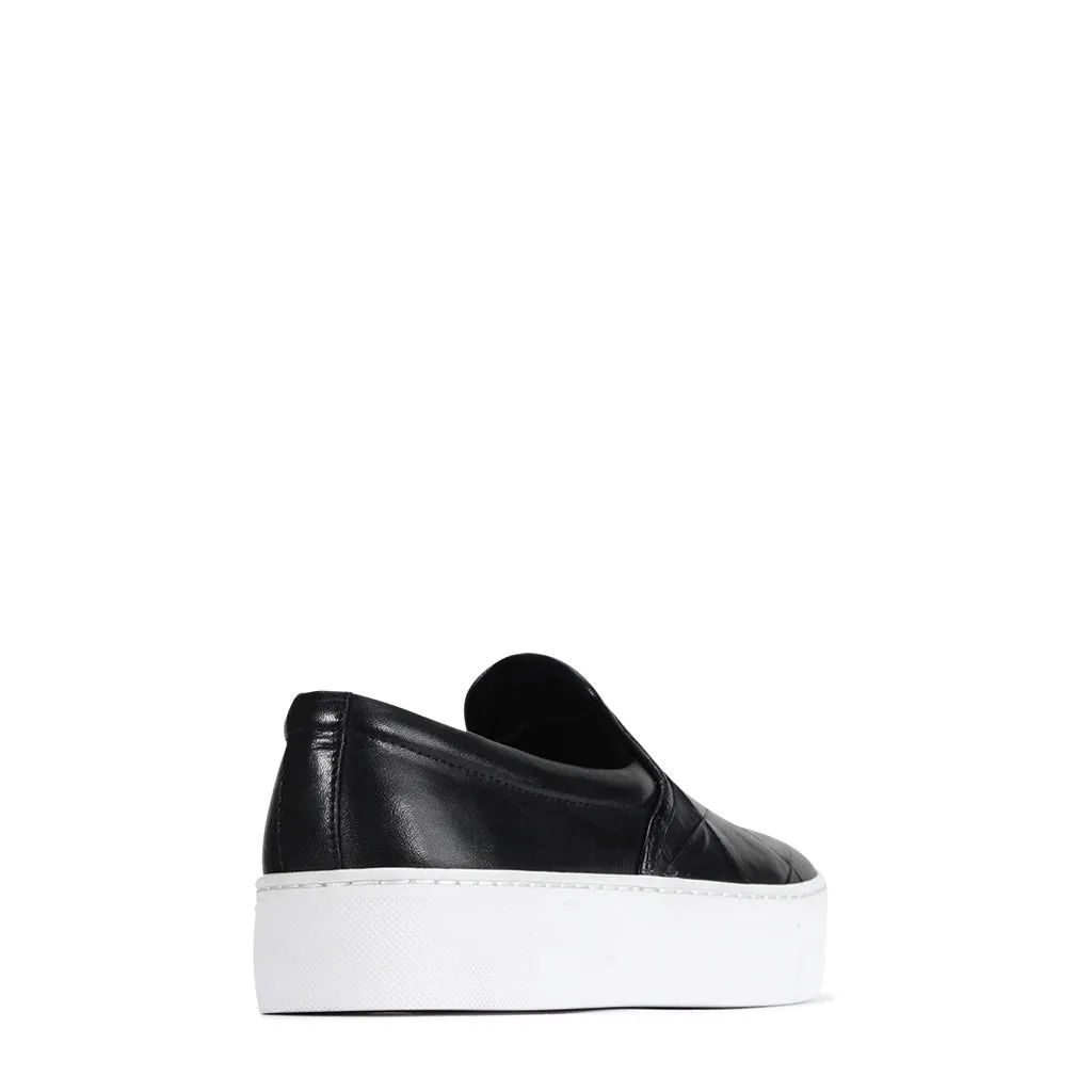 WOVE LEATHER SLIP ON SNEAKER